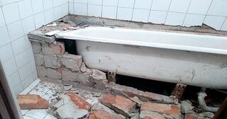 Демонтаж ванны в Верхней Пышме от Мастер24 — быстро, недорого, вывоз старой ванны от 1026 руб.